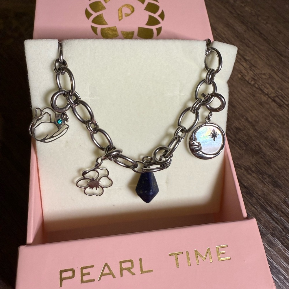It’s Pearl Time Solace Chain Charm